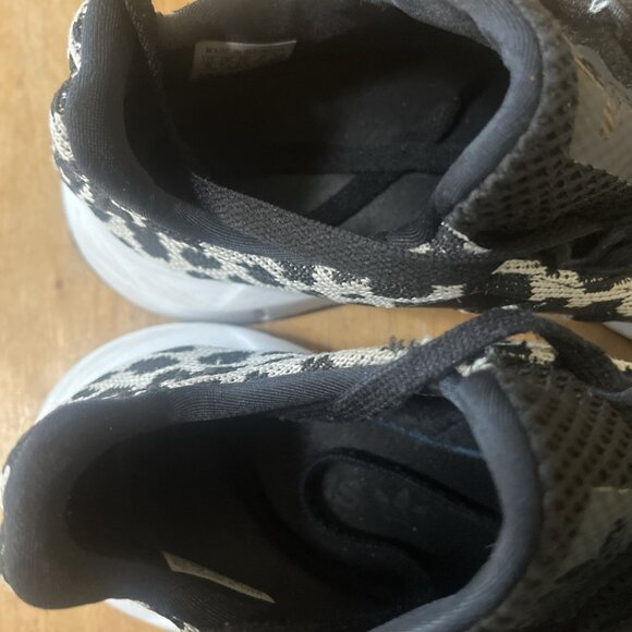 Adidas Women's Size 9 Swift Run White Black leopard Print Excellent Comfortable - Picture 12 of 14